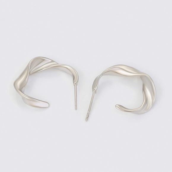 Wavy Hoop Earrings Platinum Plated Chunky Hoop Earrings - Picture 6 of 11
